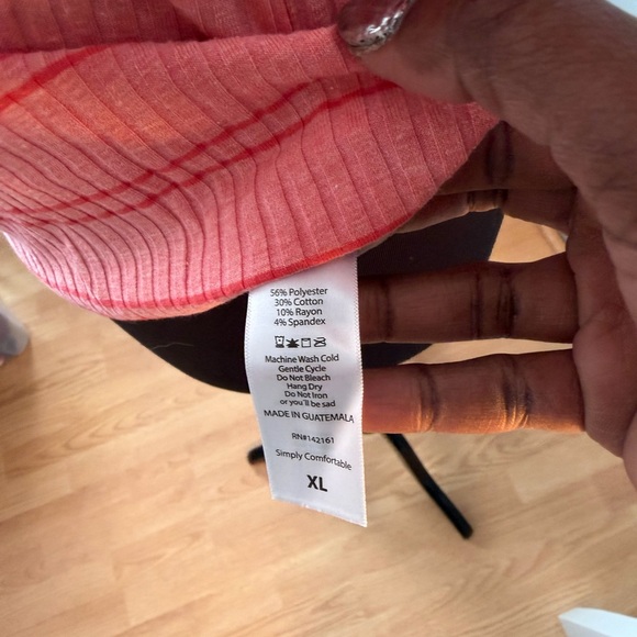 NWT!! ❤️💗 LuLaRoe Coral Striped Short Sleeve Top - Picture 8 of 8